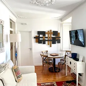 Appartement Bright And Spacious Three Bedroom In The Heart Of